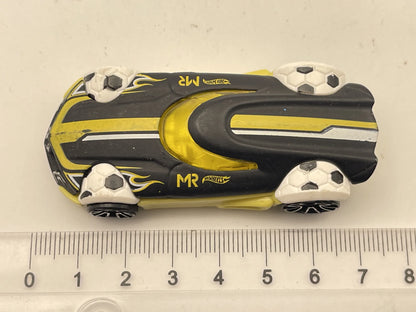 MR11 - Marco Reusa, Futbol Hot Wheels, Die cast BDD12, Czarno-Żółty, 1:64 – zdjęcie 6