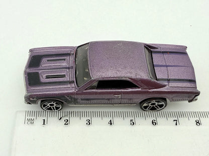 67 Chevelle Hot Wheels Fioletowy 1:64 – zdjęcie 6