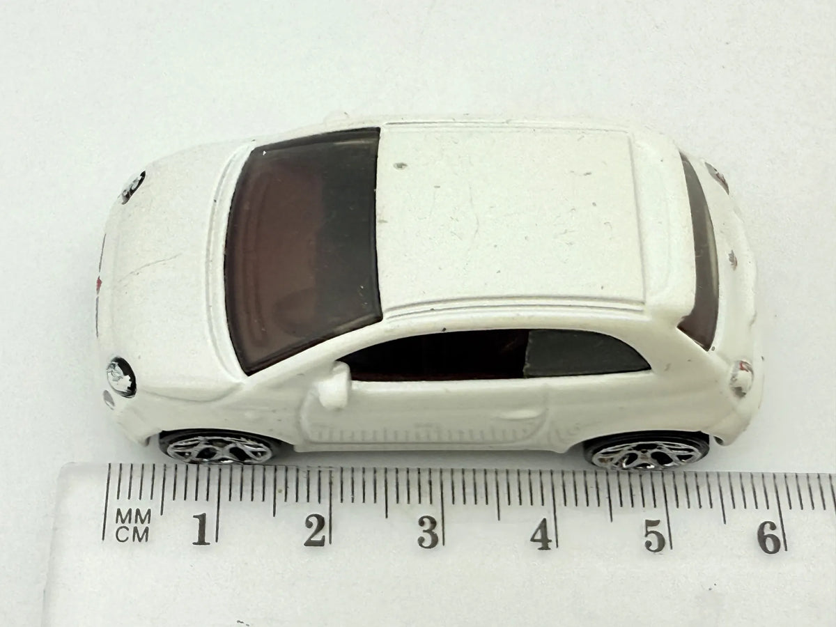 Fiat 500, Hot Wheels 2013, resoraki, die cast, 1:64, biały – zdjęcie 6