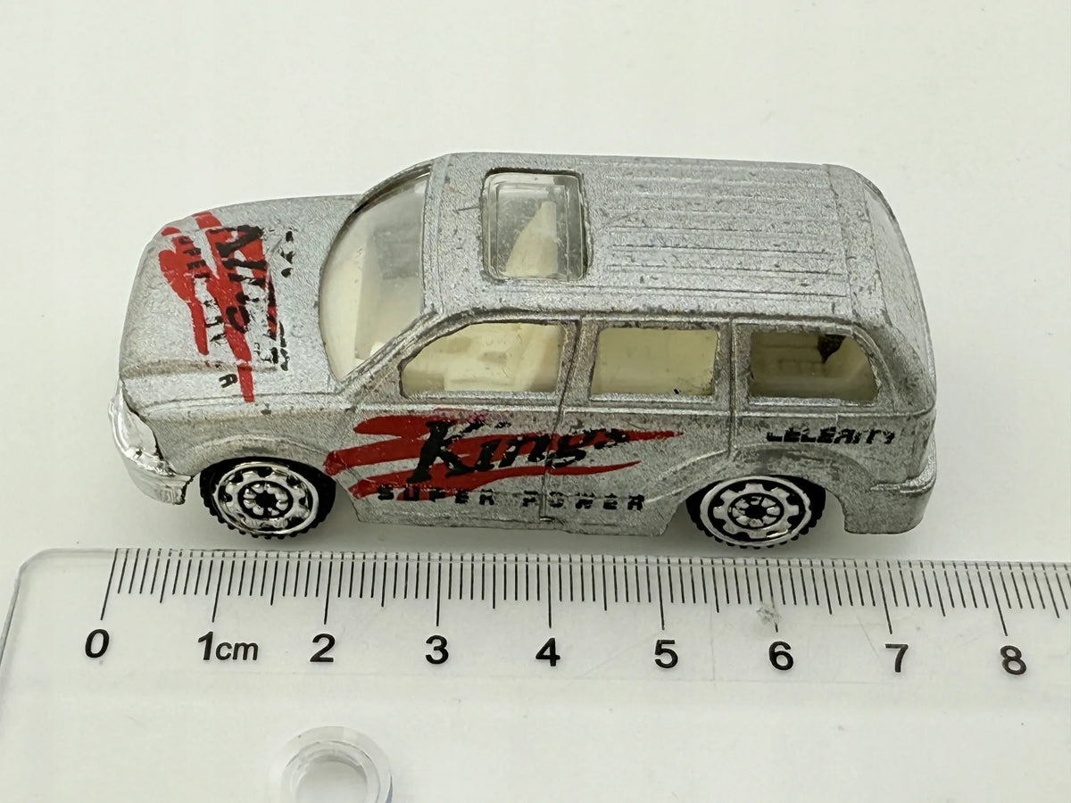 Dodge Nitro Majorette Srebrny 1:64 – zdjęcie 6