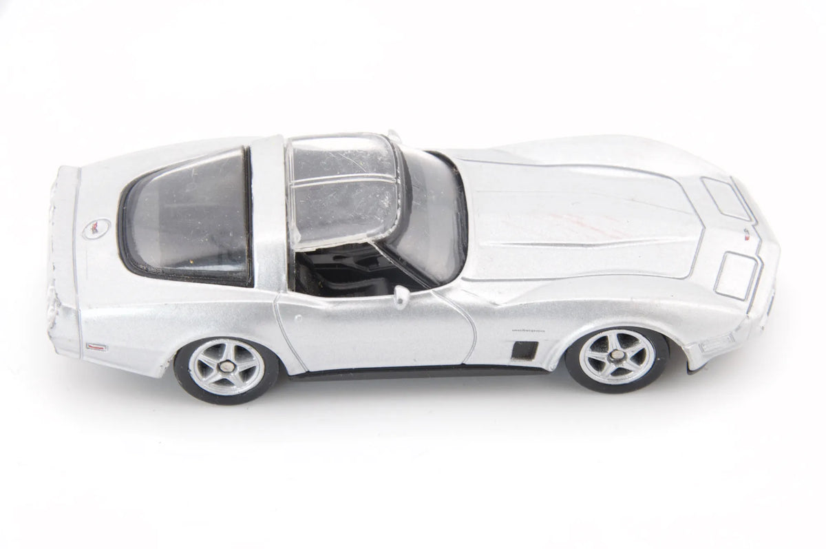 1982 Chevrolet Corvette Welly Srebrna 1:60 – zdjęcie 6