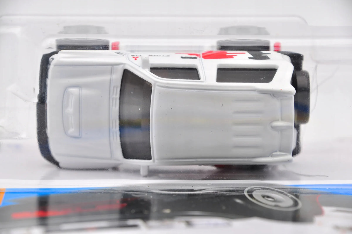 Mitsubishi Pajero Evolution Hot Wheels 2021 Biały 1:64 – zdjęcie 6