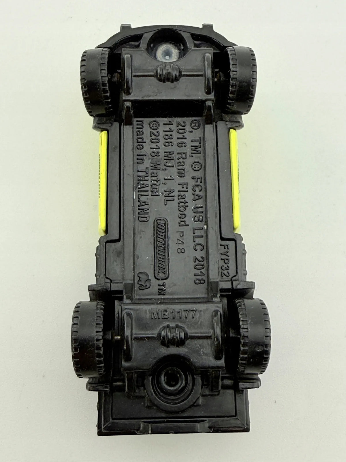 Ram Flatbed Mainline Matchbox 2018 Żółty 1:64 – zdjęcie 6