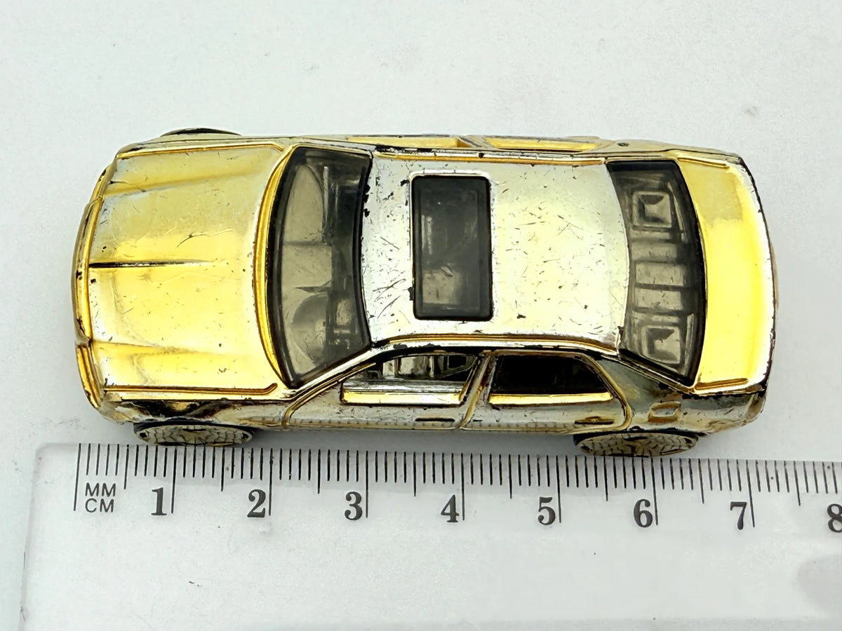 Chrysler 300C GOLD 2005, DCC, Hot Wheels, resoraki, die cast, 1:64 – zdjęcie 6
