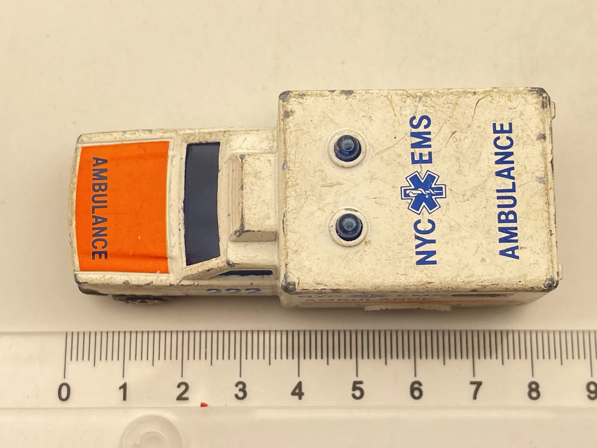 NYC EMS AMBULANCE 222, Majorette, Die cast No.255, Biały, 1:60, Resoraki – zdjęcie 6