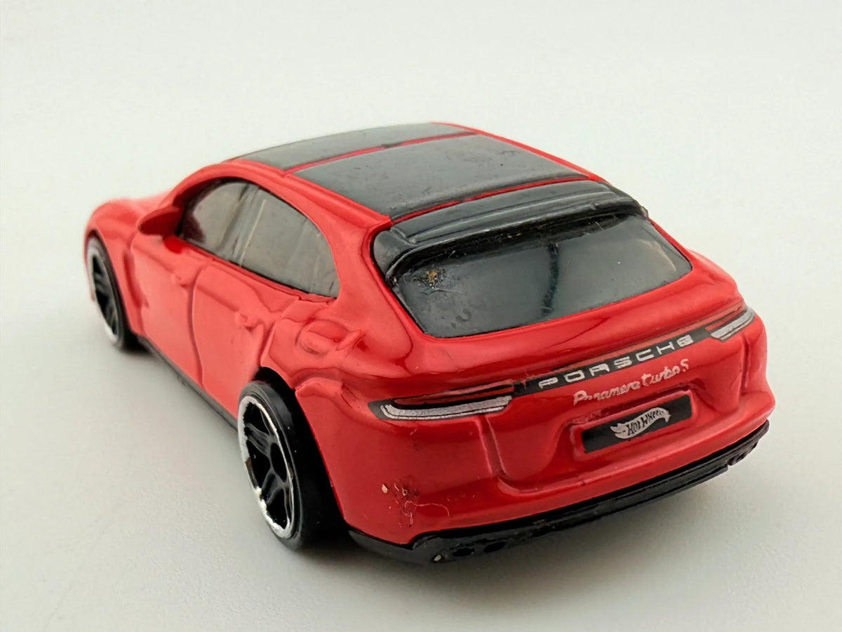 Porsche Panamera Turbo S E-Hybrid Sport Turismo Hot Wheels 2018 1:64 – zdjęcie 6