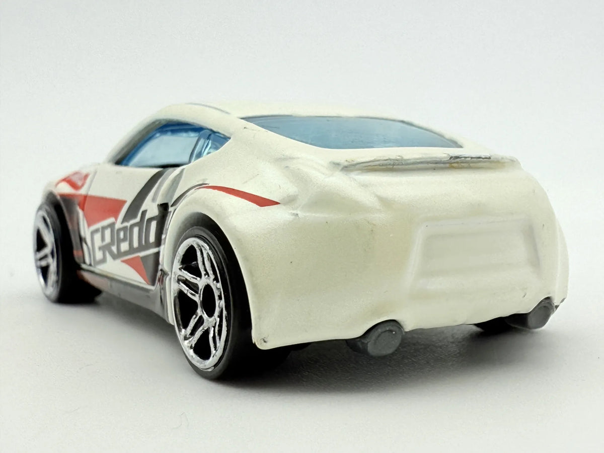 Nissan 370Z Hot Wheels Biały 1:64 – zdjęcie 6