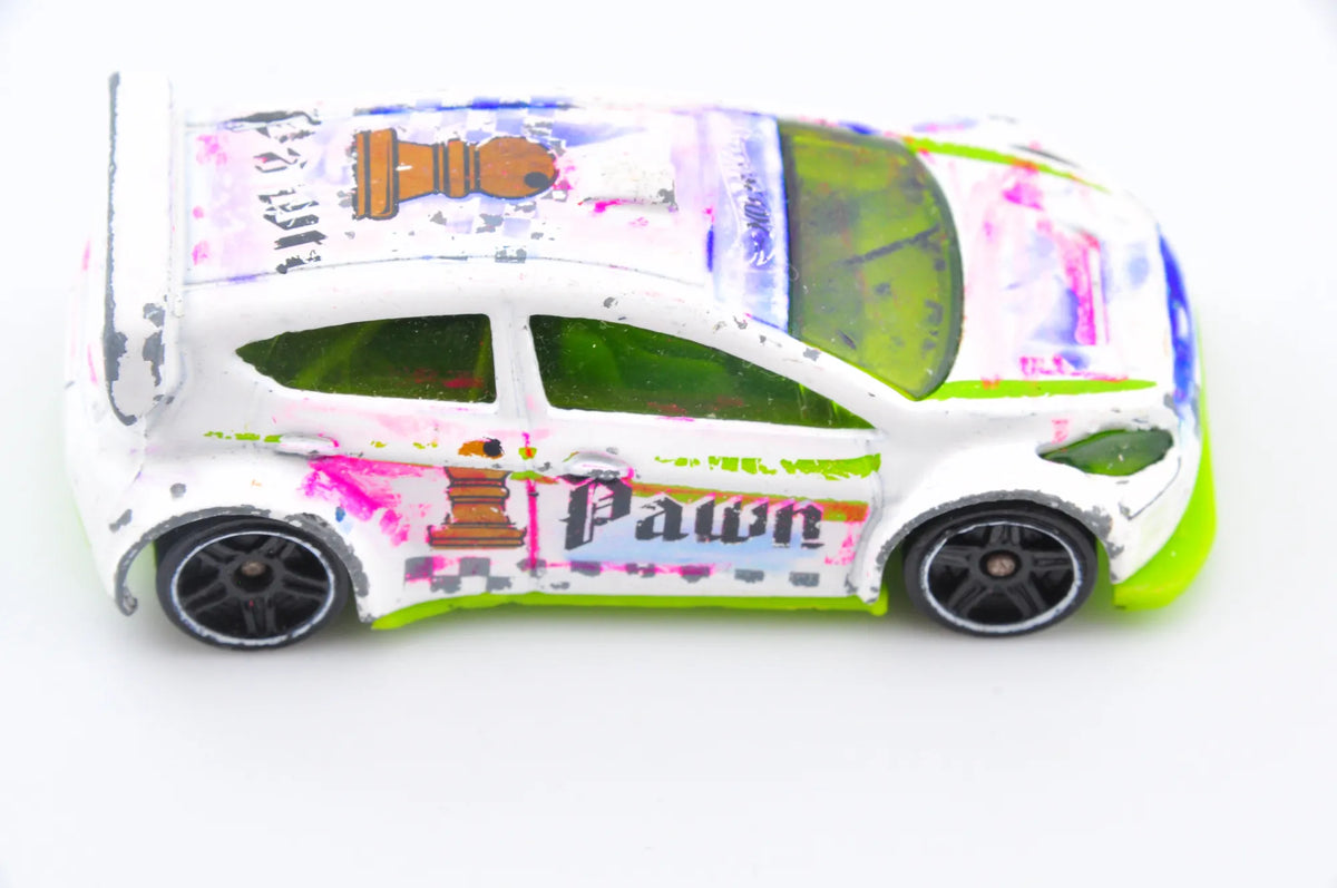 '12 Ford Fiesta, Hot Wheels 2011, Die cast, Resoraki, 1:64 – zdjęcie 6