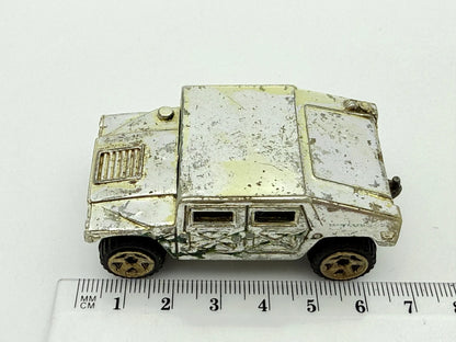 Humvee Hot Wheels Srebrny 1:64 – zdjęcie 6