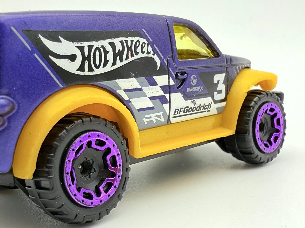 Suv Hot Wheels Fioletowy 1:64 – zdjęcie 6