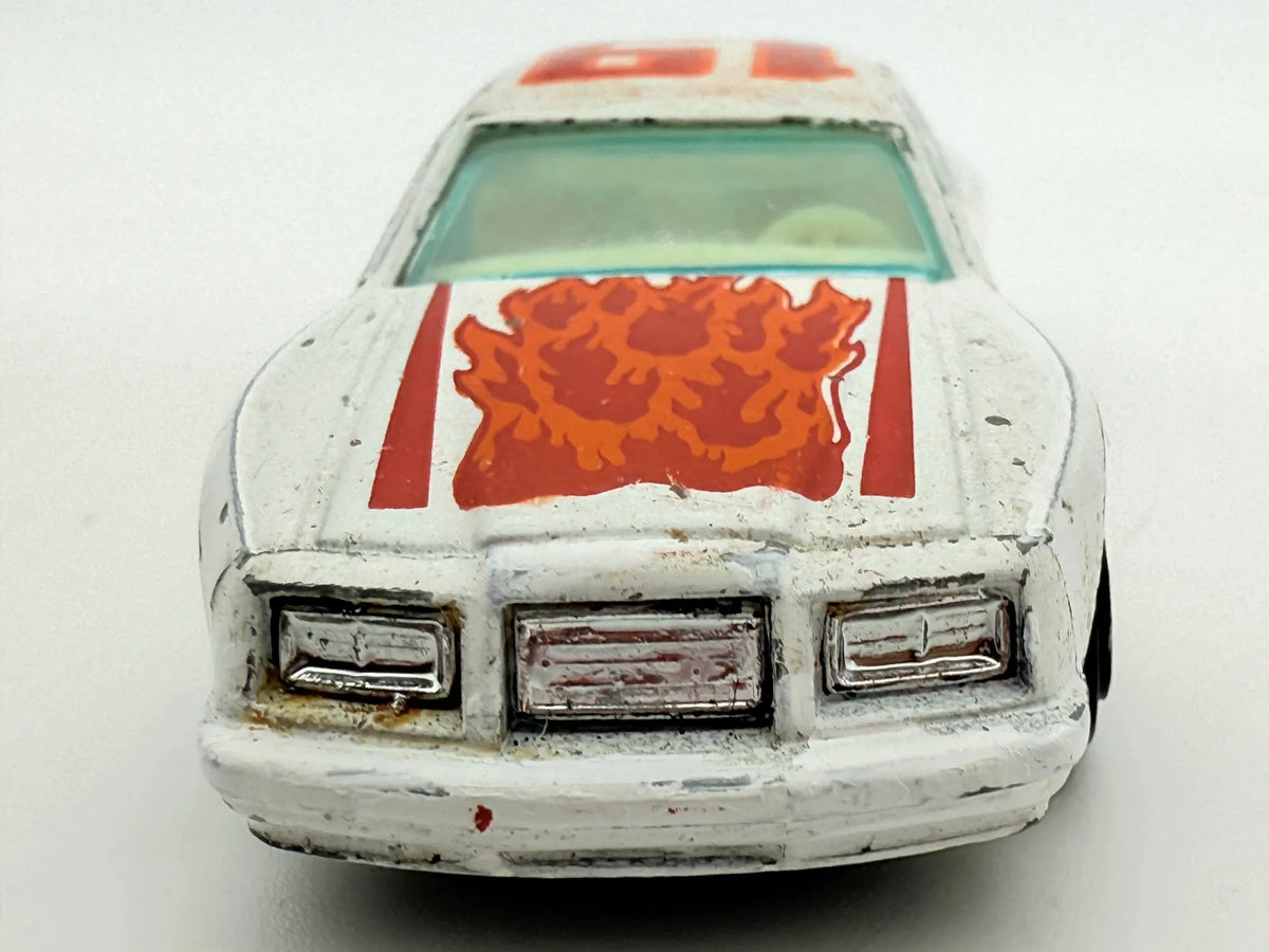 Thunder Bird Yatming Biały 1:64 – zdjęcie 6