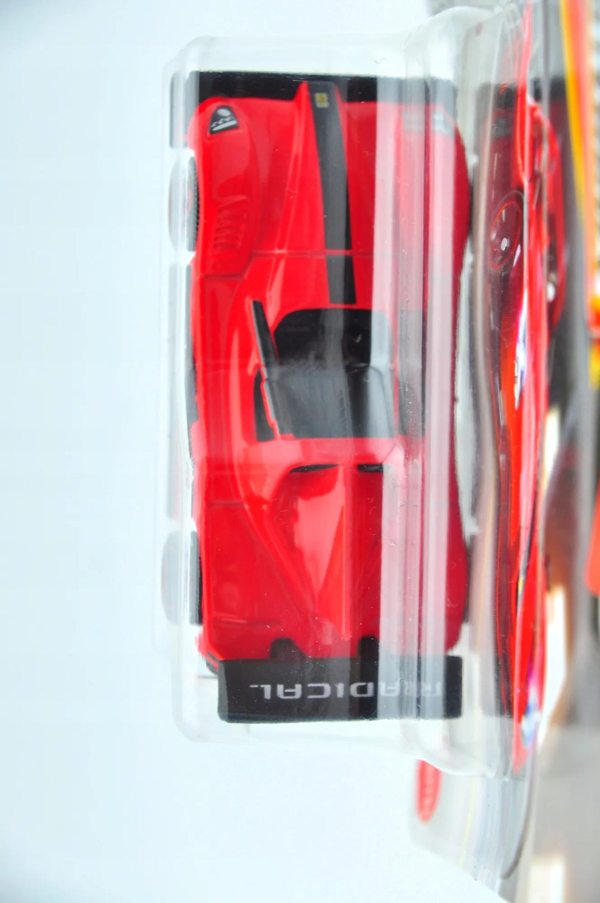 RADICAL SR3 XXR Matchbox 2023 Czerwony 1:64 – zdjęcie 6