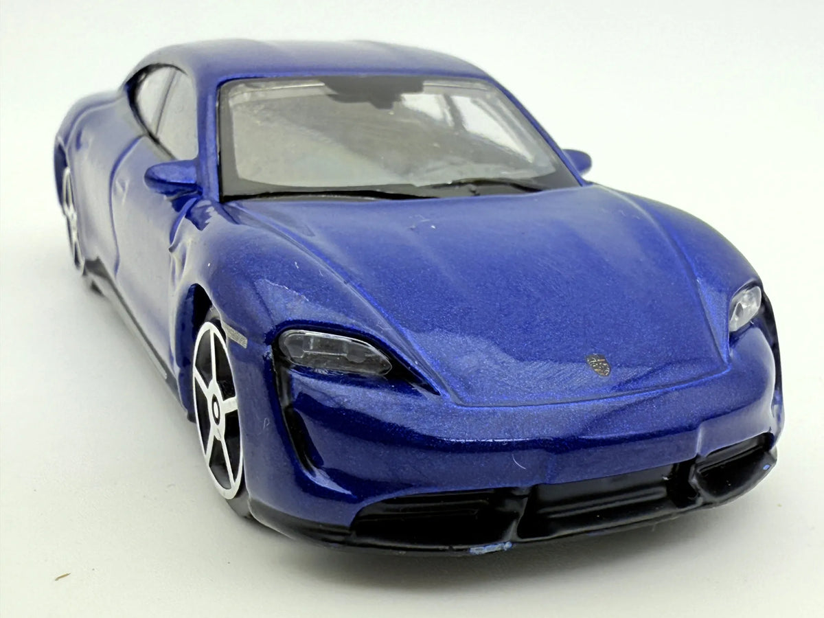 Porsche Taycan Turbo S Bburago Niebieski 1:43 – zdjęcie 6