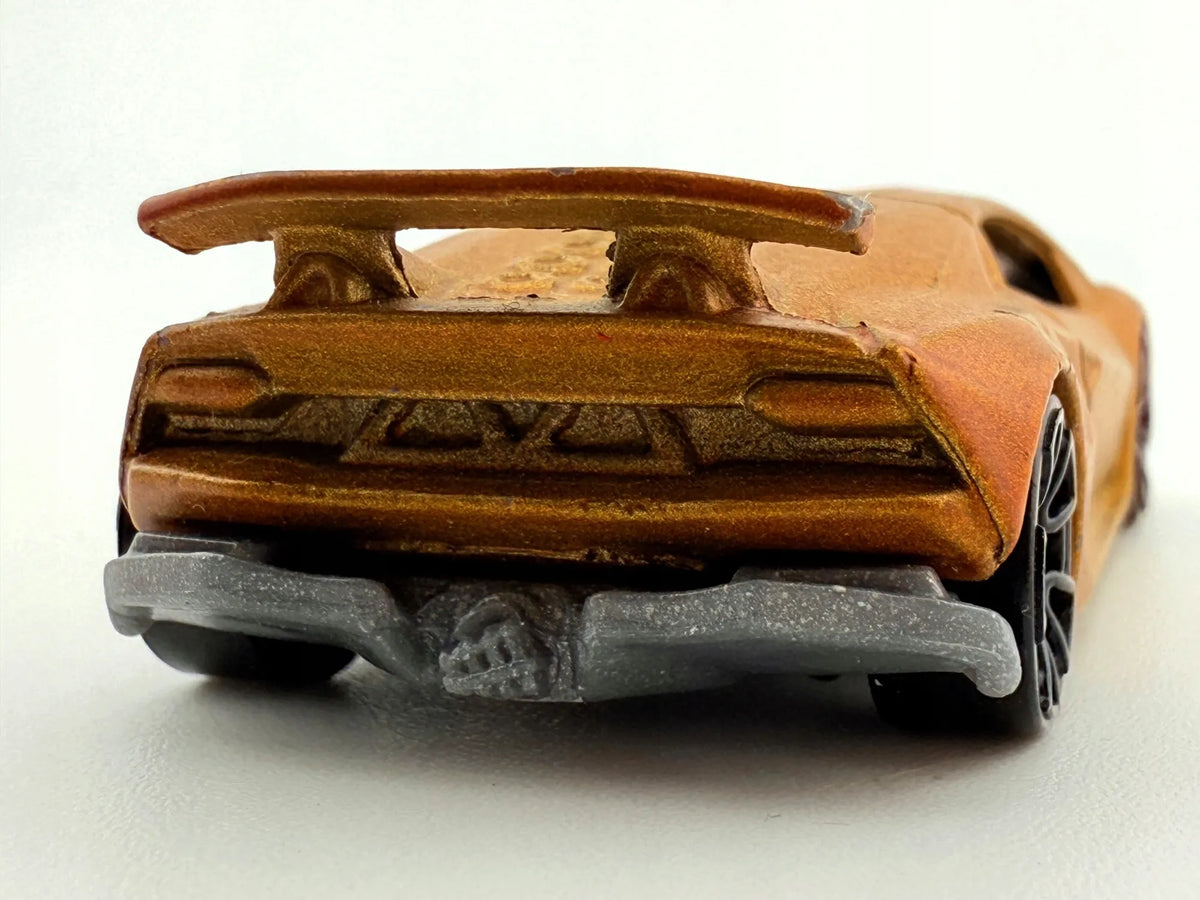 LAMBORGHINI SESTO ELEMENTO, Hot Wheels 2013, Resoraki, Die cast, Złoty 1:64 – zdjęcie 6