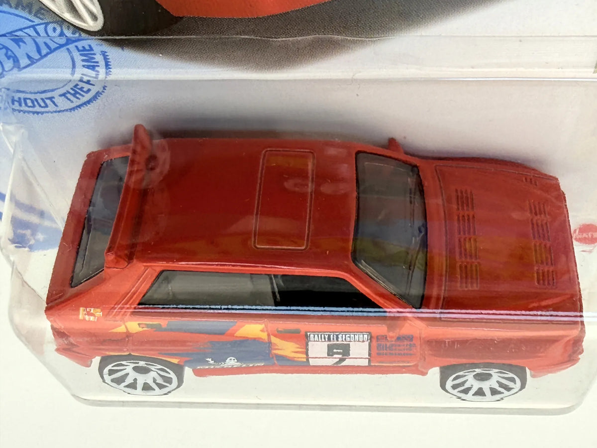 LANCIA DELTA INTEGRALE Baja Blazers Hot Wheels 2021 Czerwony 1:64 – zdjęcie 6
