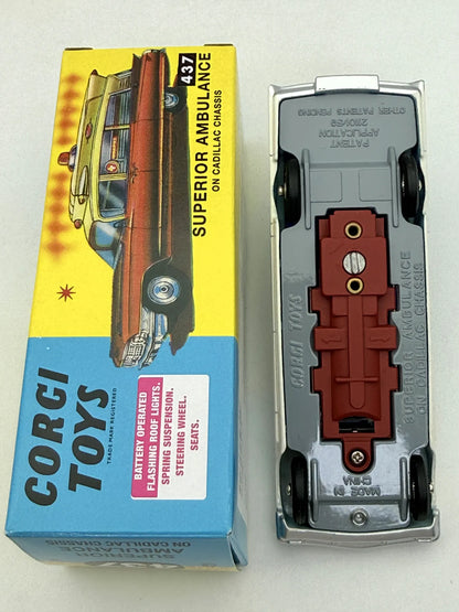 SUPERIOR AMBULANCE ON CADILLAC CHASSIS Corgi Biały 1:43 – zdjęcie 6