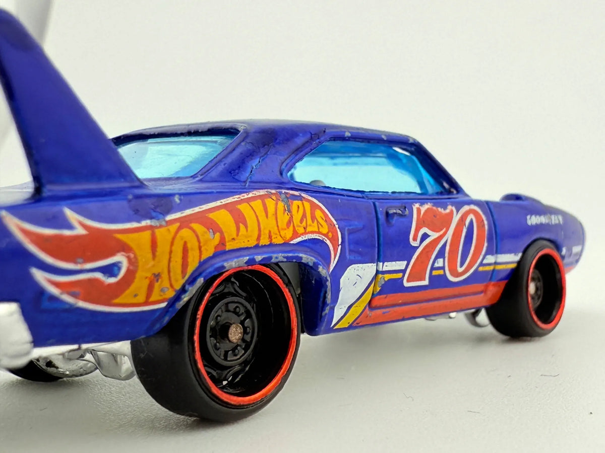 Plymouth Superbird Hot Wheels 2012 Niebieski 1:64 – zdjęcie 6