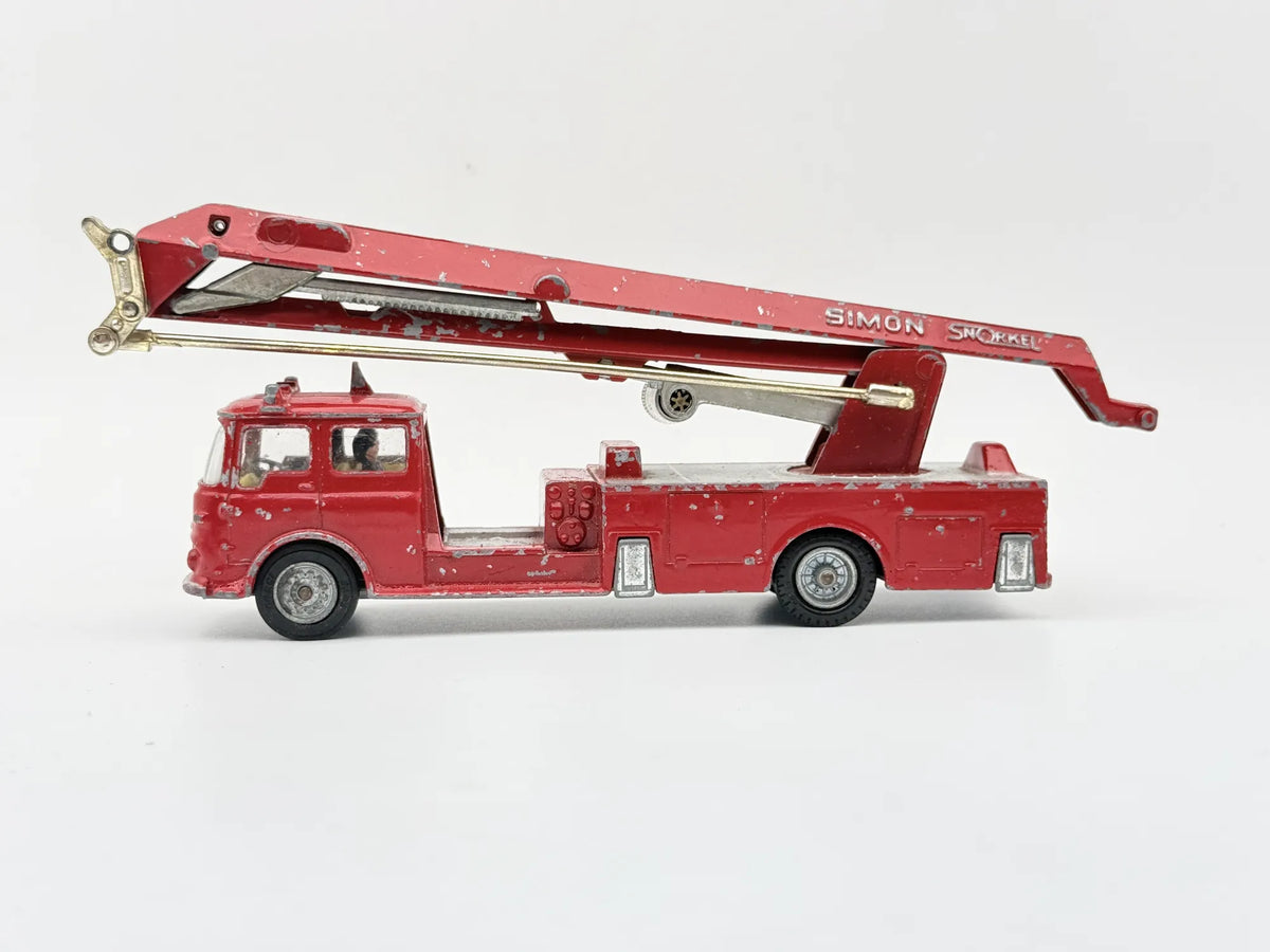 SIMON SNORKEL FIRE ENGINE Corgi Made in Great Britain Die cast 904525, 1:43 – zdjęcie 6