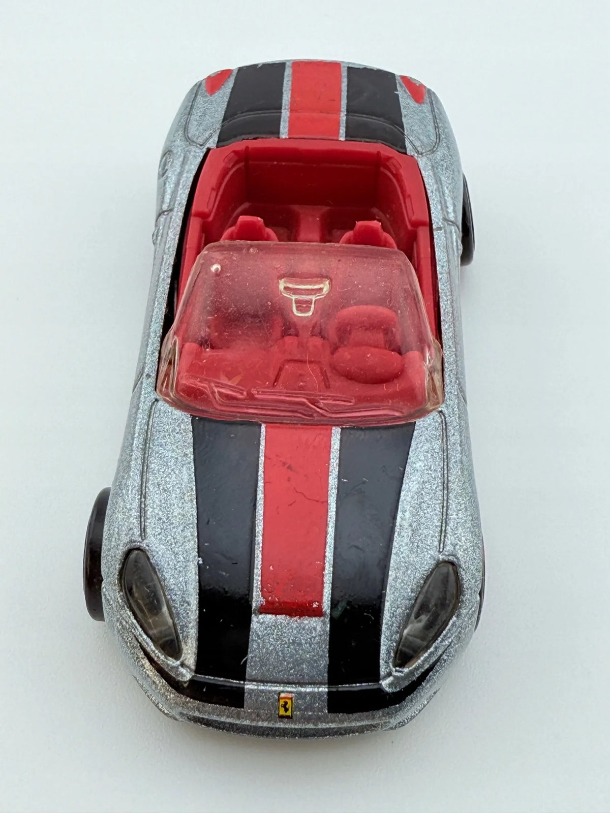 Ferrari California Hot Wheels 2008 Srebrny 1:64 – zdjęcie 6