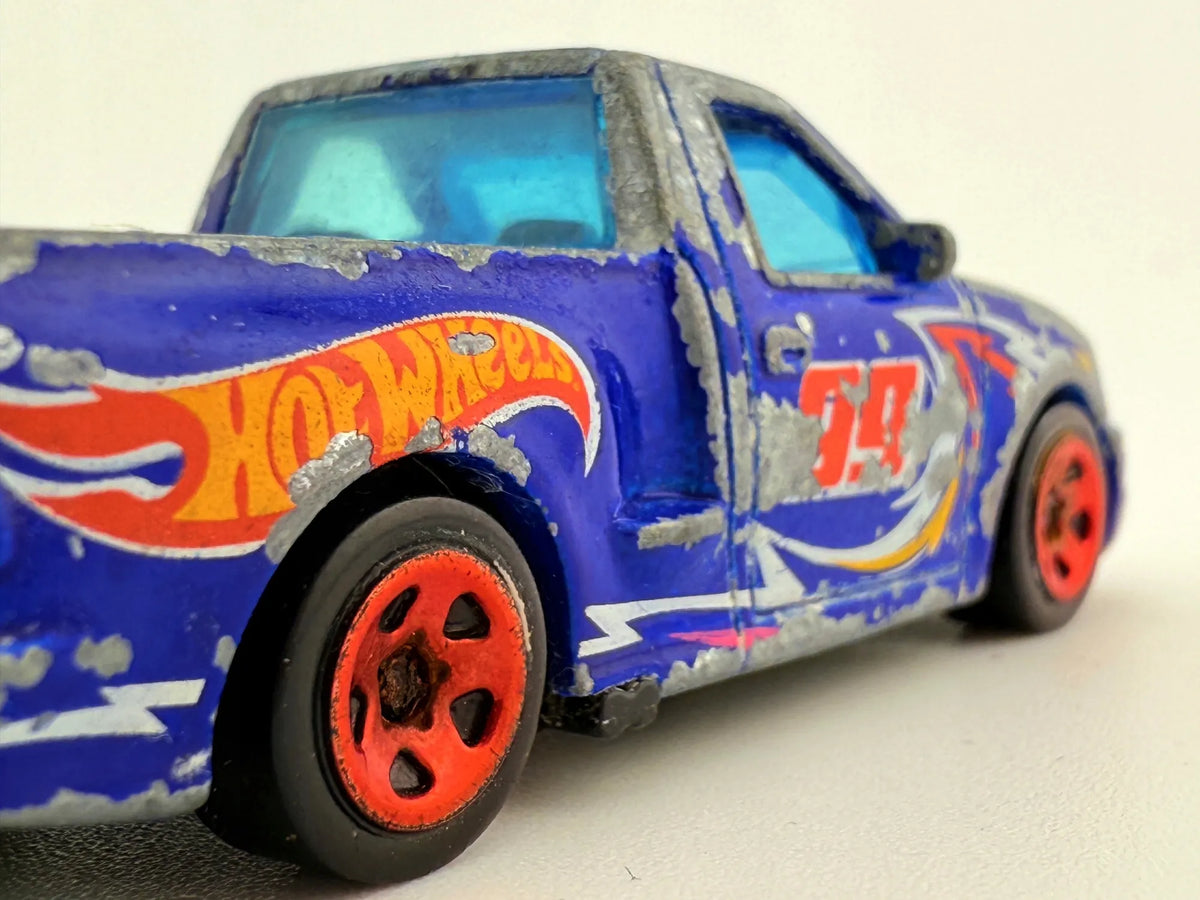 Ford F-150 Svt Lightning Hot Wheels 2020 Niebieski 1:64 – zdjęcie 6