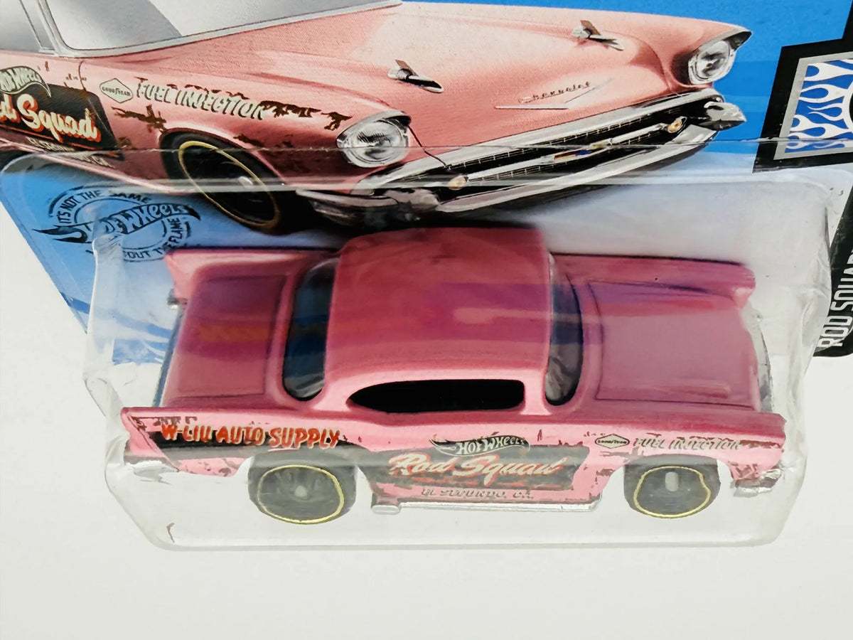'57 Chevy Hot Wheels 2020 Rod Squad 1:64 Różowy – zdjęcie 6