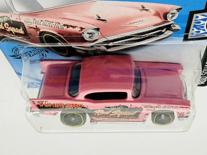 '57 Chevy Hot Wheels 2020 Rod Squad 1:64 Różowy – zdjęcie 6