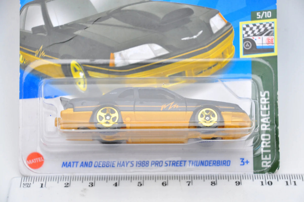Aston Martin Dbs Hot Wheels Żółty 1:64 – zdjęcie 6