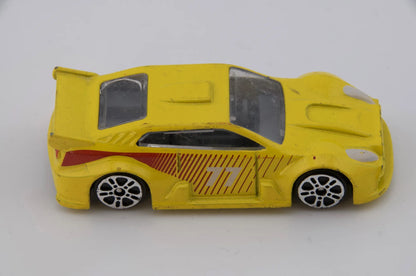 Sportowy Coupe Delta Sport Żółty 1:64 – zdjęcie 6