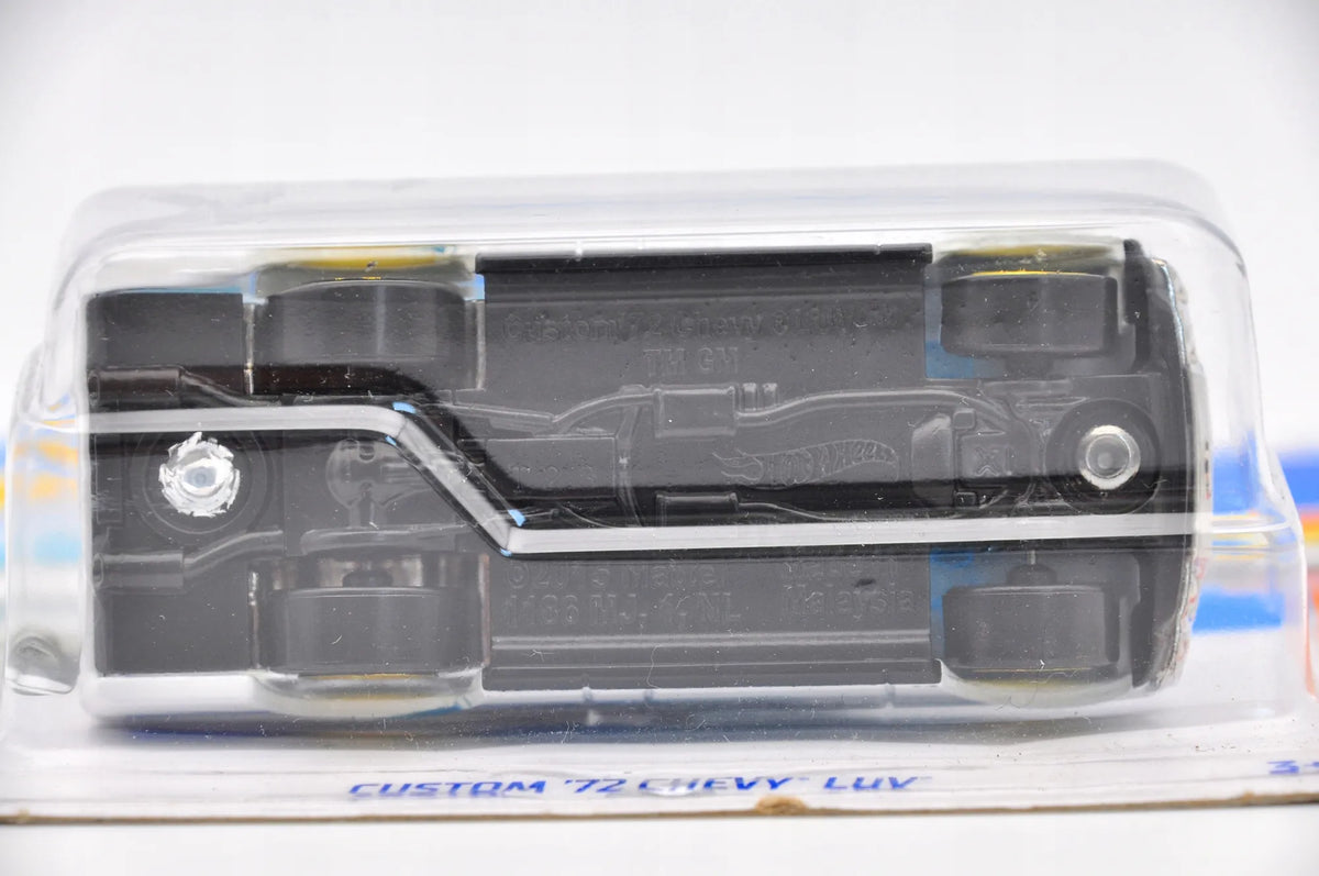 CUSTOM '72 CHEVY LUV Hot Wheels 2024 Biało-Niebieska 1:64 – zdjęcie 6