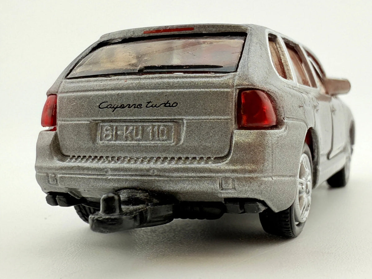 Porsche Cayenne Turbo SIKU Srebrny 1:68 – zdjęcie 6