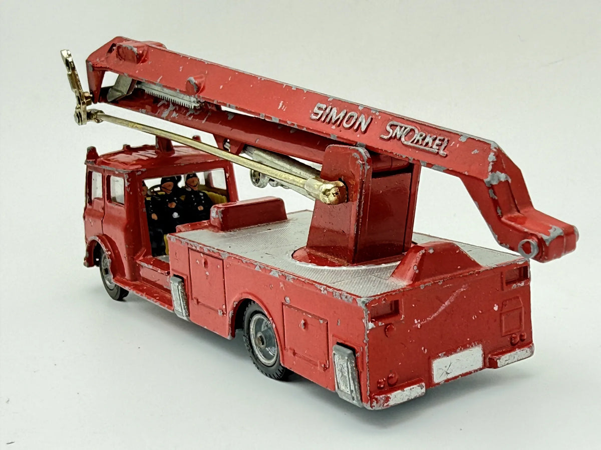 SIMON SNORKEL FIRE ENGINE Corgi Made in Great Britain Die cast 904525, 1:43 – zdjęcie 7