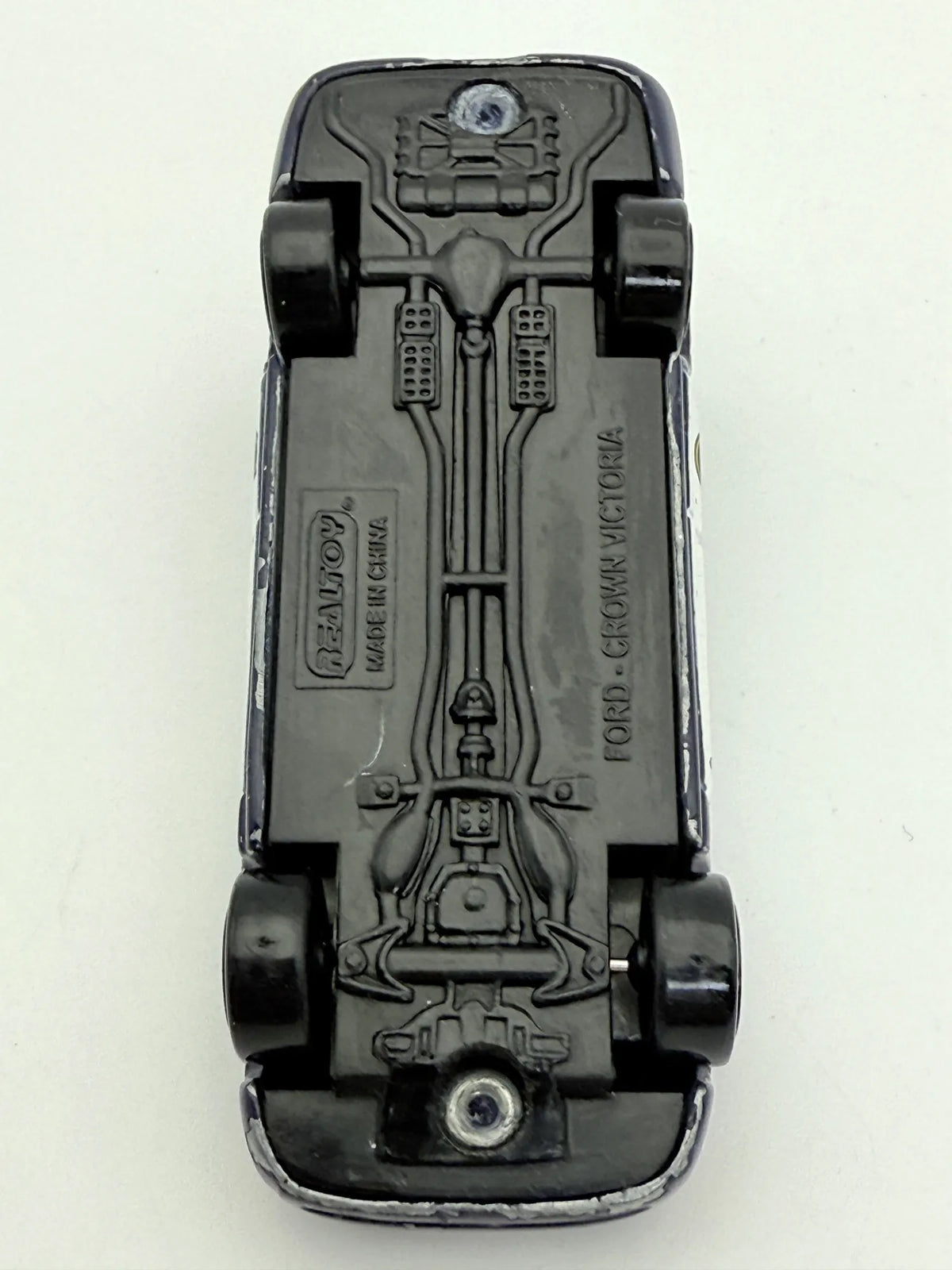 Ford Crown Victoria Realtoy Granatowy 1:64 – zdjęcie 7