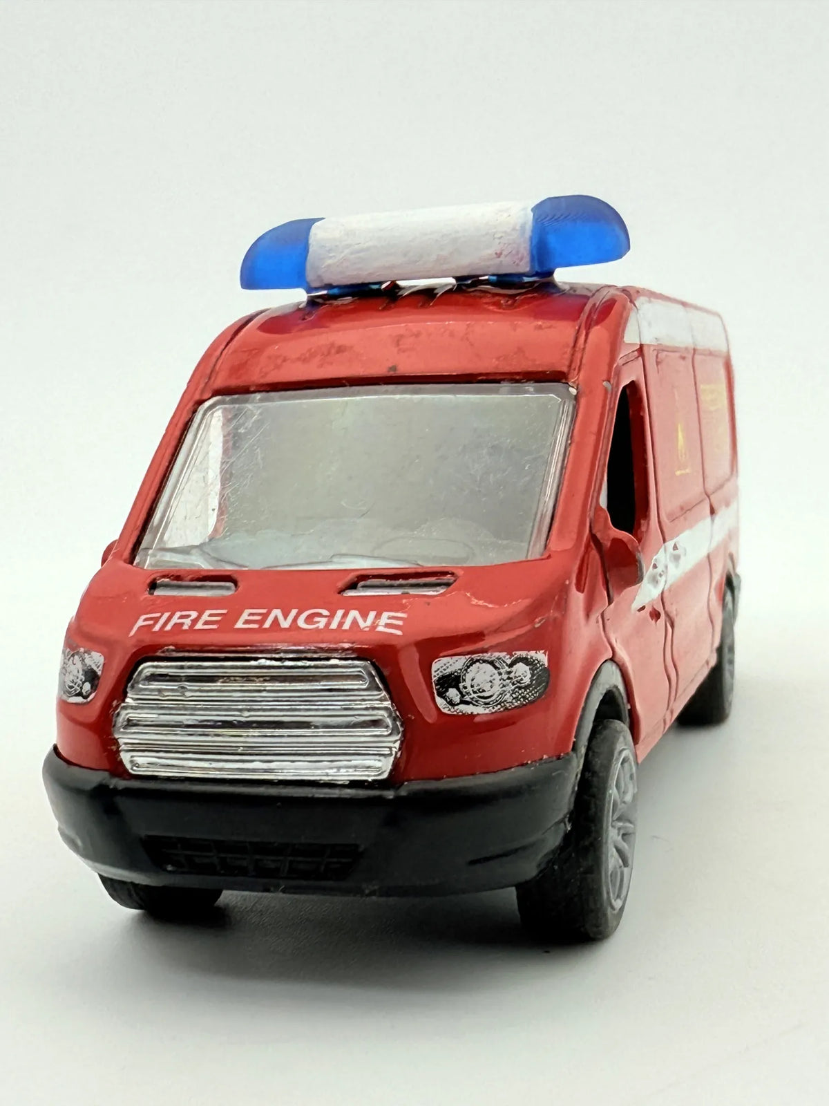 Jak Ford Transit Straż pożarna Czerwony 1:43 – zdjęcie 7
