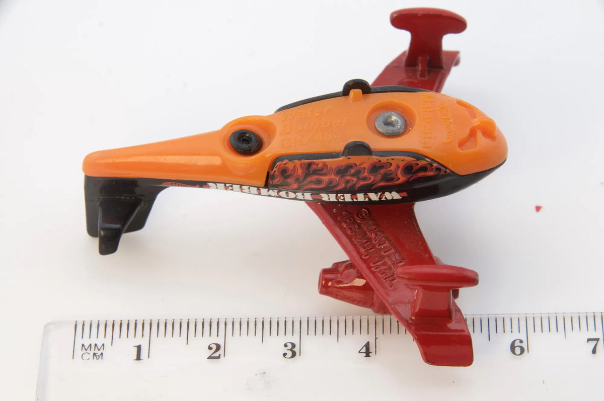 Water Bomber Hot Wheels Czarno-Czerwony 1:100 – zdjęcie 7