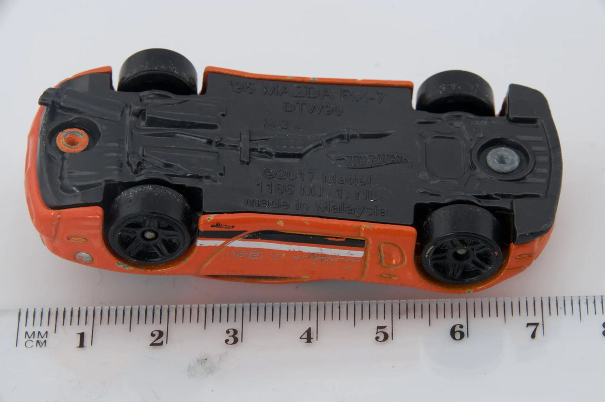 Mazda Rx-7 Hot Wheels Pomarańczowa 1:64 – zdjęcie 7