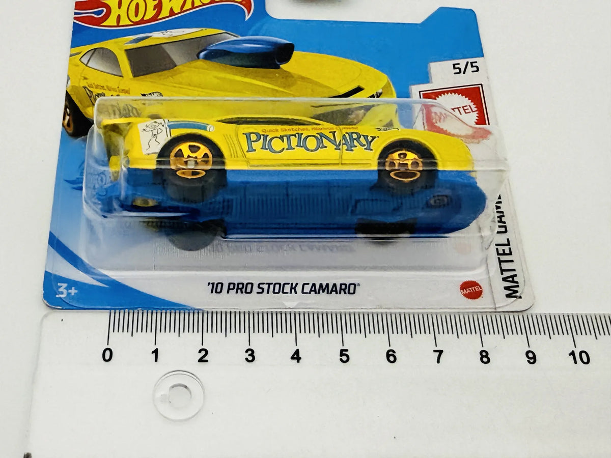'10 Pro Stock Camaro Hot Wheels 2021 1:64 PICTIONARY Żółty – zdjęcie 7