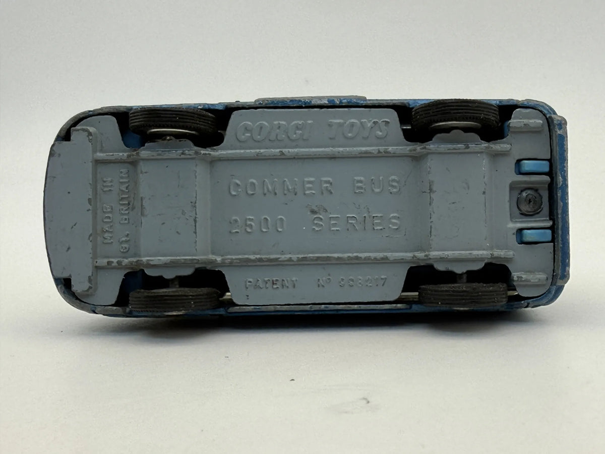 Commer Bus Samuelson Film Services z kamerzystą Corgi 1:49 Great Britain – zdjęcie 7