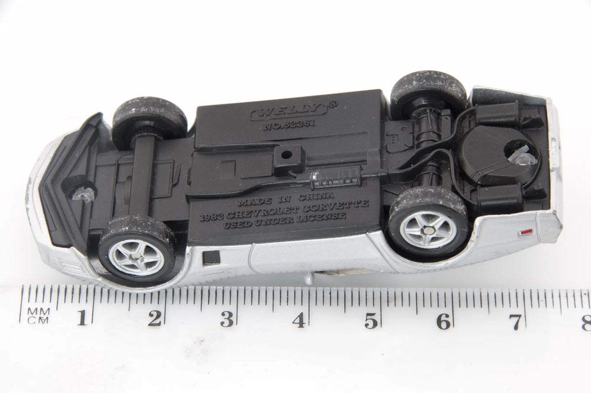 1982 Chevrolet Corvette Welly Srebrna 1:60 – zdjęcie 7