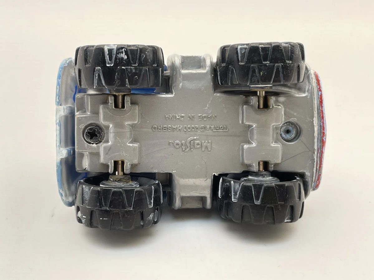Pullback Chuck, Chuck & Friend, Tonka - Hasbro - Maisto 2000 Niebieski 1:64 – zdjęcie 7
