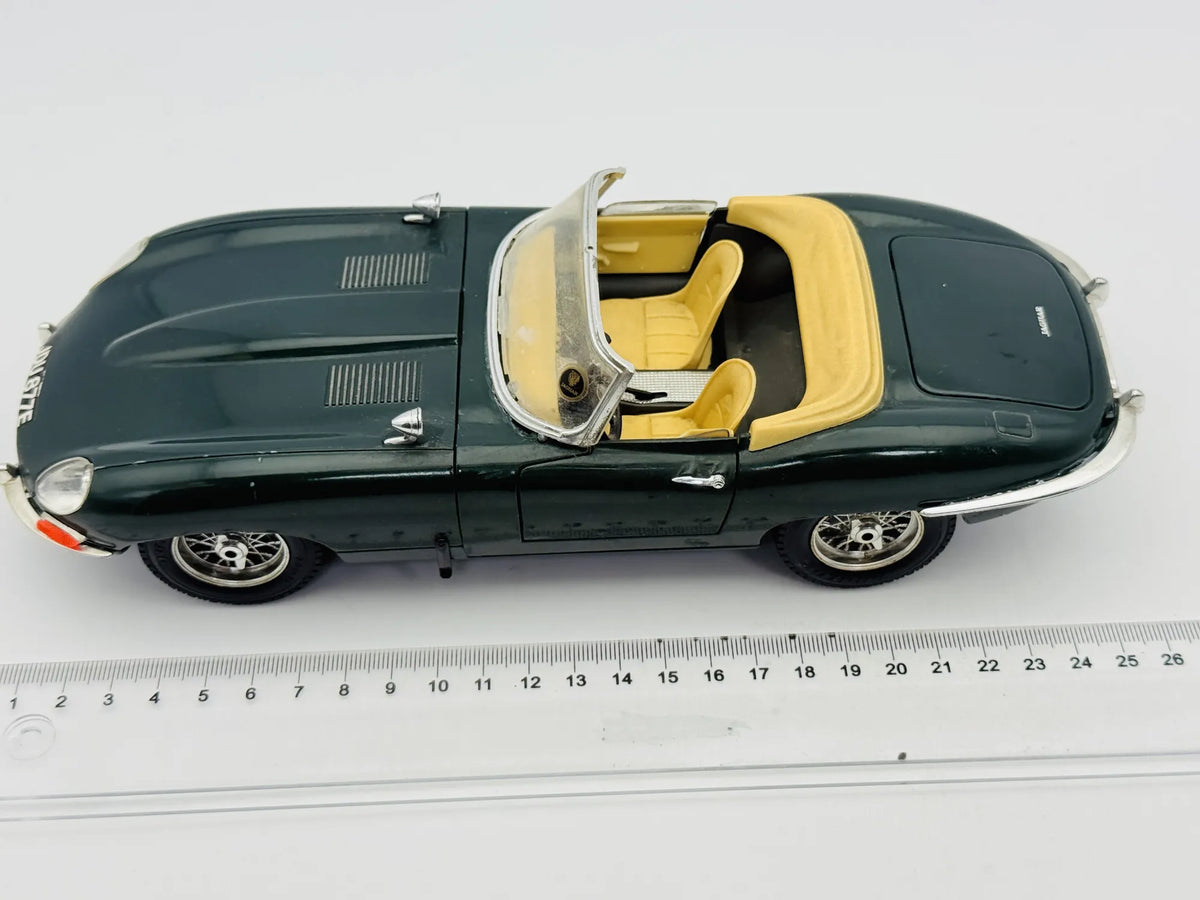 Jaguar SS 100 Bburago 1961 1:18 Made in Italy Luzak Zielony – zdjęcie 7