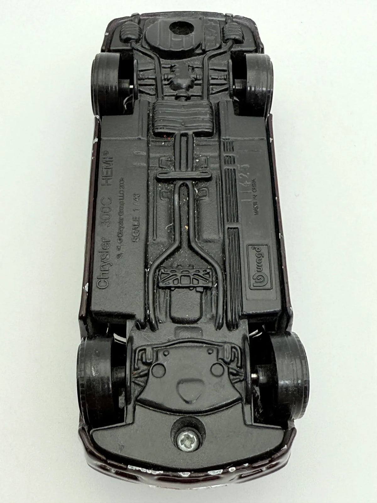 Chrysler 300C Hemi Bburago Ciemny 1:43 – zdjęcie 7