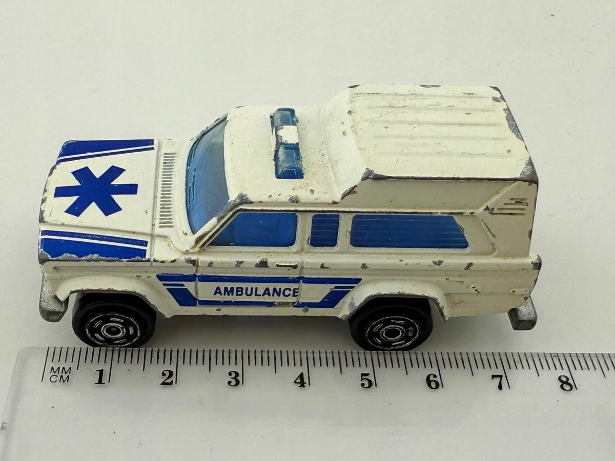 Ambulance Majorette Biały 1:64 Made in France – zdjęcie 7