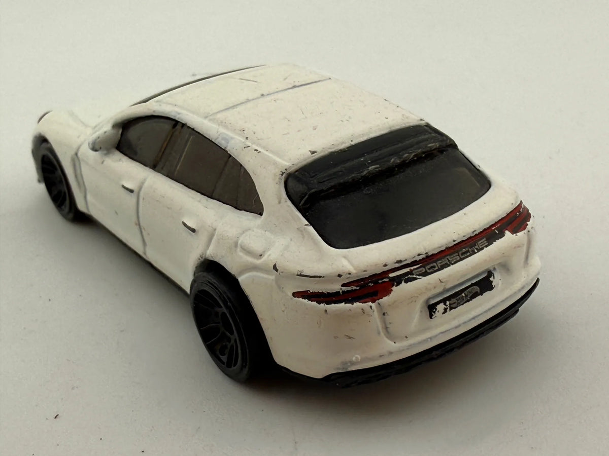 Porsche Panamera Turbo S E-Hybrid Sport Turismo Hot Wheels 2018 Biały 1:64 – zdjęcie 7