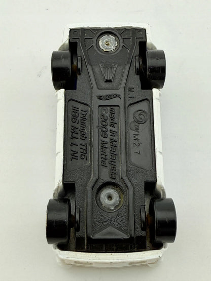 Triumph Tr6 Hot Wheels 2009 Biały 1:64 – zdjęcie 7