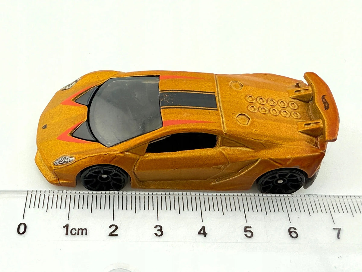 LAMBORGHINI SESTO ELEMENTO, Hot Wheels 2013, Resoraki, Die cast, Złoty 1:64 – zdjęcie 7