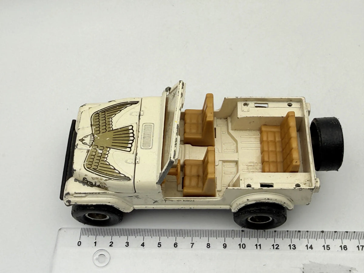 Jeep Ertl '80 Kremowy 1:20 – zdjęcie 7