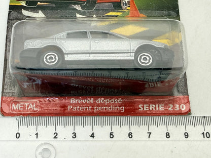 Ford Mondeo SuperS Majorette 1995 Srebrny 1:64 – zdjęcie 7