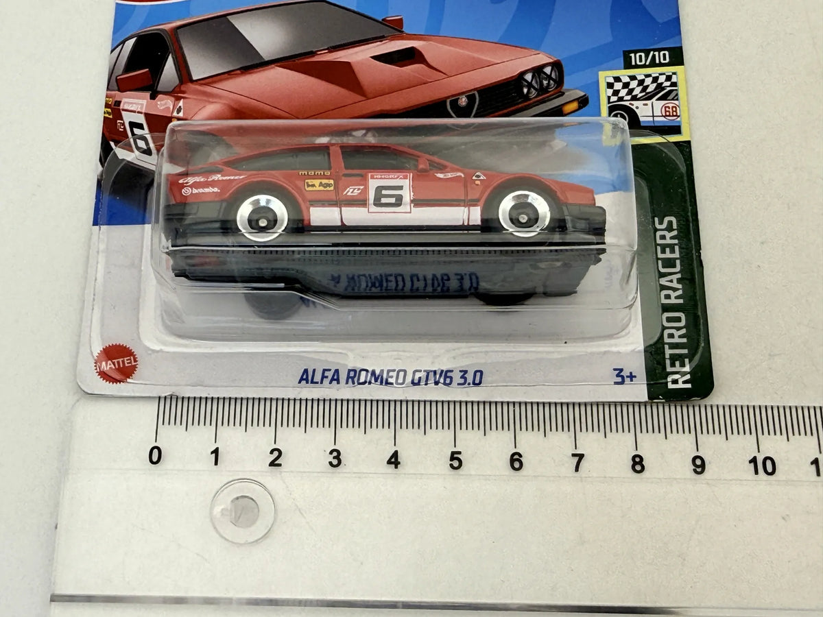 ALFA ROMEO GTV6 3.0 Retro Racers Hot Wheels 2023 Czerwony 1:64 – zdjęcie 7