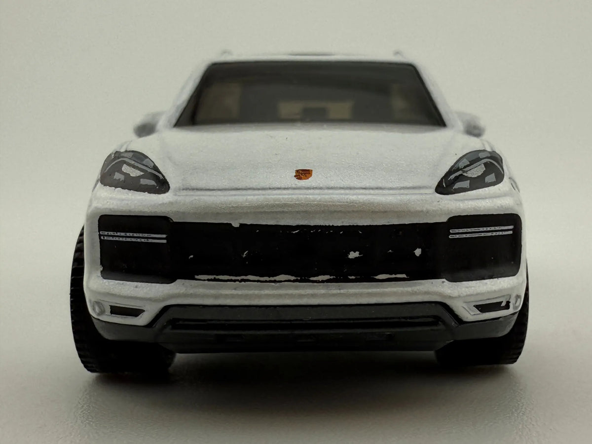 Porsche Cayenne Turbo Mainline Matchbox 2021 Biały 1:64 – zdjęcie 7