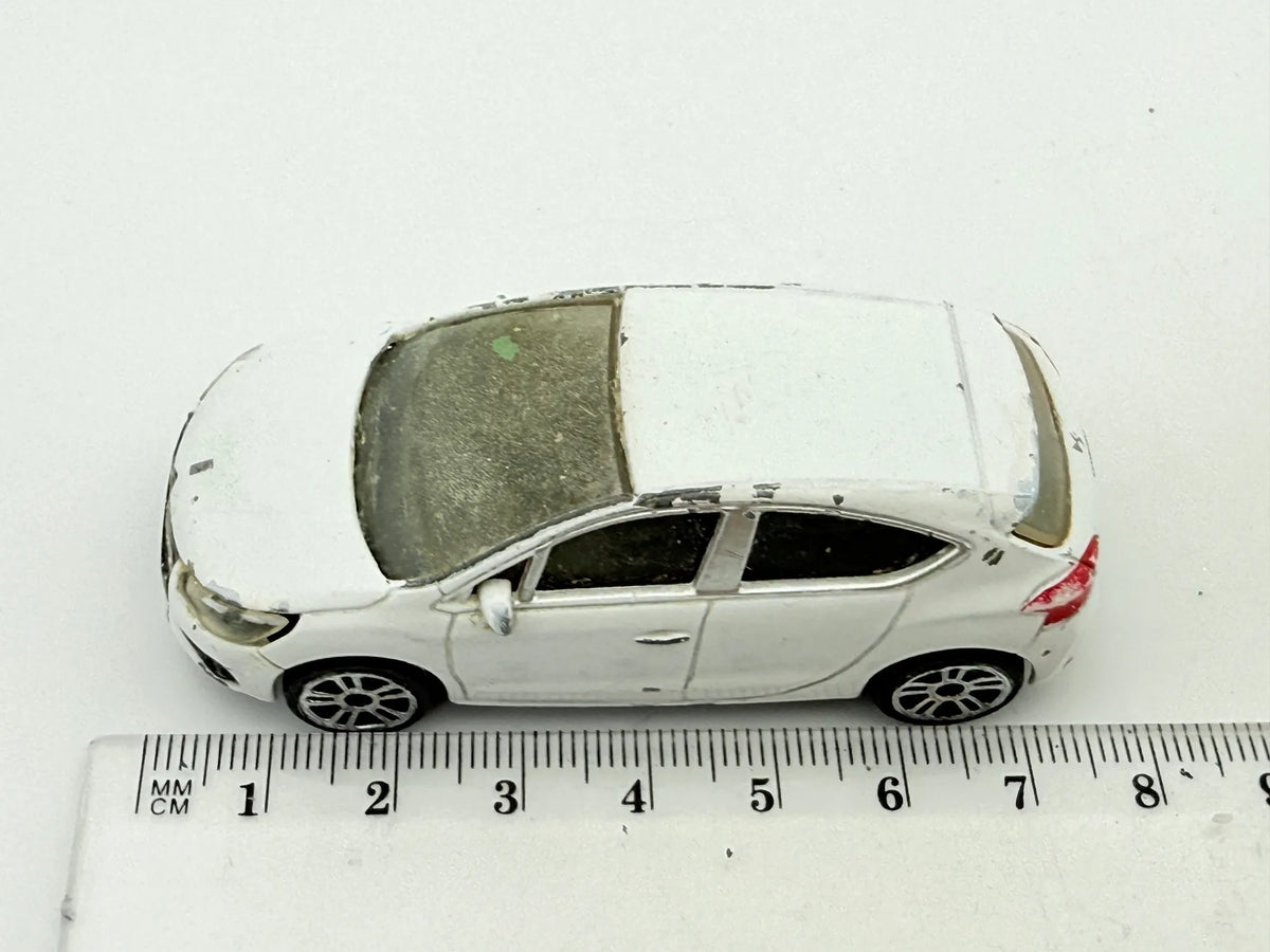 Citroën Ds4 Majorette Biała 1:64 – zdjęcie 7